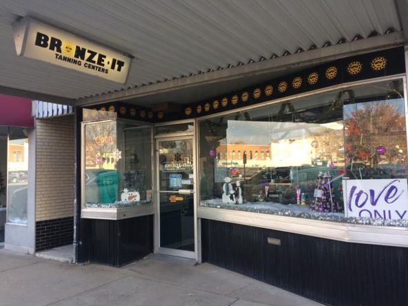 11 E Side Sq, Macomb, IL 61455